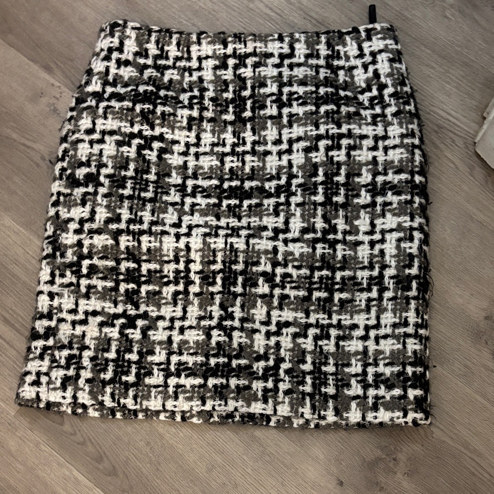 Amanda & Chelsea Monochrome Tweed Pencil Skirt